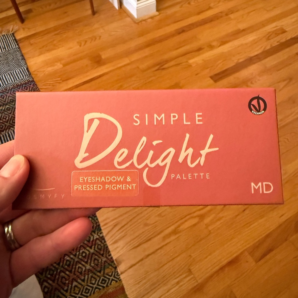 Cosmyfy Simple Delight Eyeshadow Palette - Pink